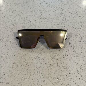 Quay Hindsight Sunglasses
